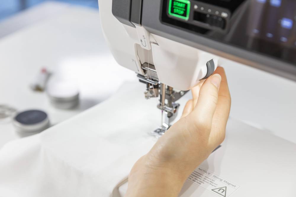 janome continental m17 image9